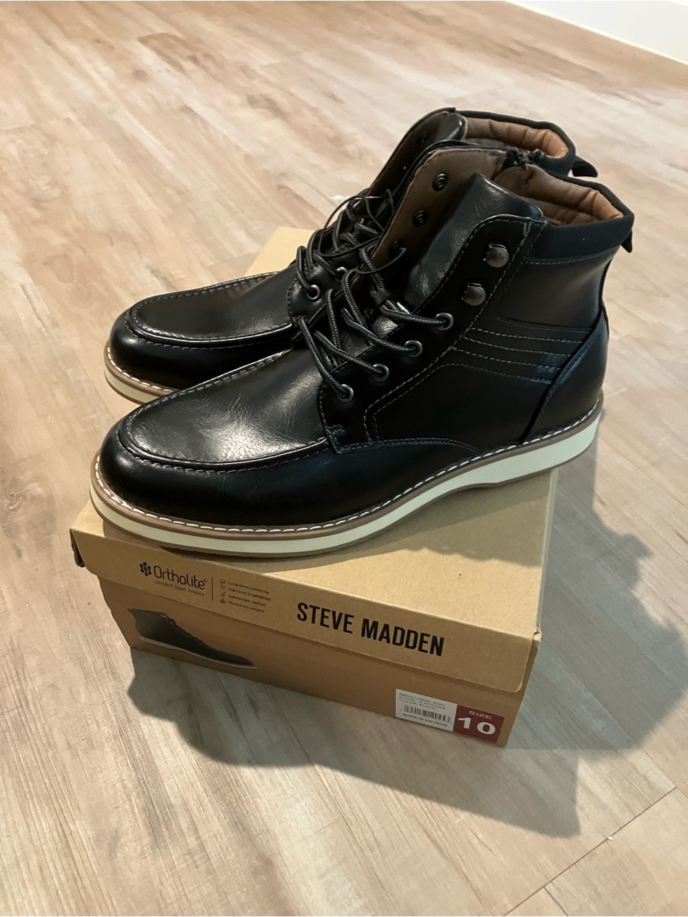 Steve Madden Men's Black Leather Chukka-Style Lace-Up Boots